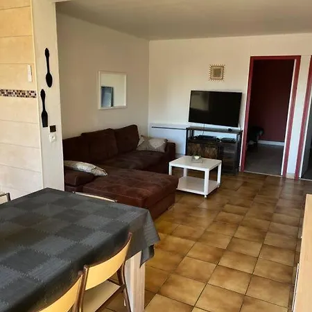 Bel Avec Piscine Lägenhet